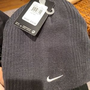 Nike hat dark gray youth